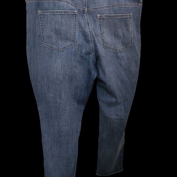 Old Navy “The Flirt “ Jeans Sz 16 - Picture 2 of 4